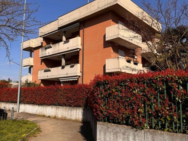 appartamento in vendita a Seveso in zona Baruccana