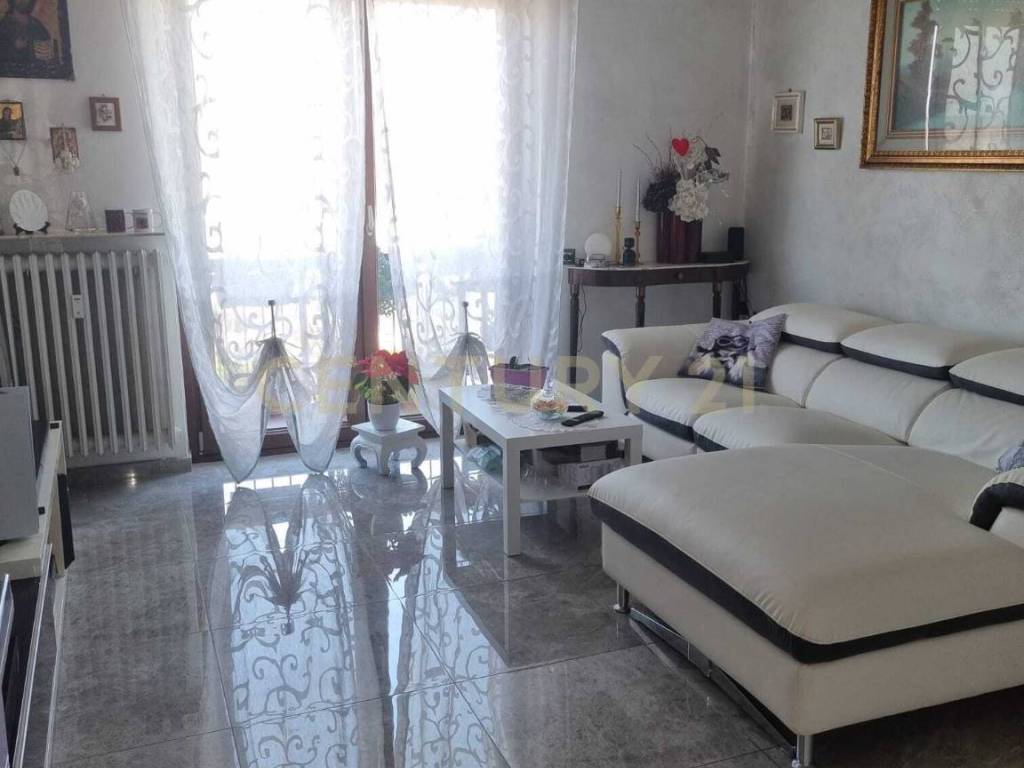 appartamento in vendita a Seveso in zona Baruccana