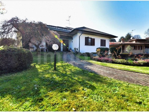 casa indipendente in vendita a Seveso in zona Baruccana