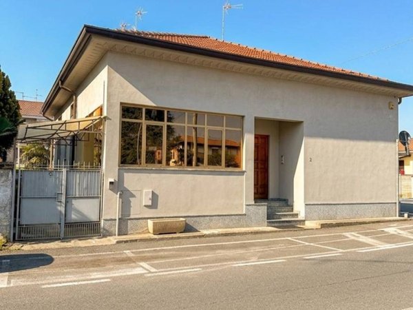 casa indipendente in vendita a Seveso in zona Baruccana