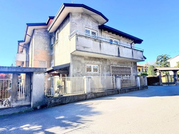 casa indipendente in vendita a Seveso in zona Baruccana