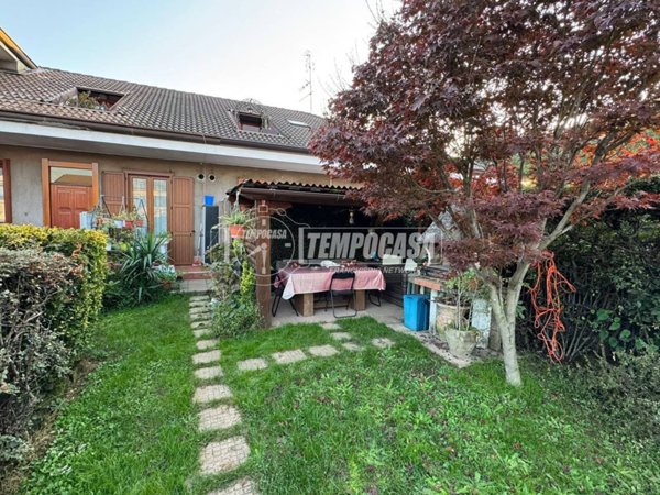 casa indipendente in vendita a Seveso in zona Baruccana