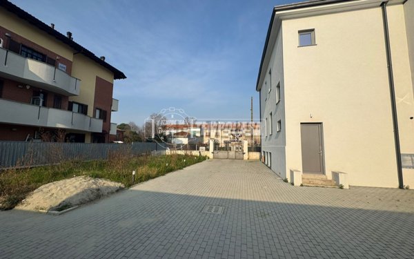 appartamento in vendita a Seveso in zona Baruccana