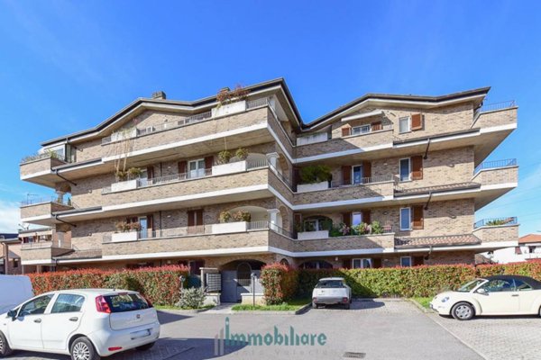 appartamento in vendita a Seveso in zona Baruccana