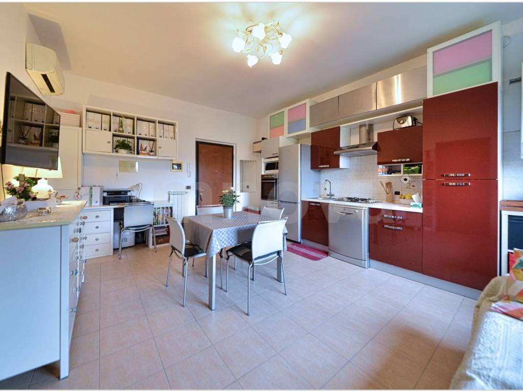 appartamento in vendita a Seveso in zona Baruccana