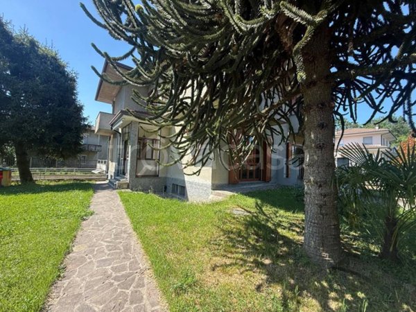 casa indipendente in vendita a Seveso