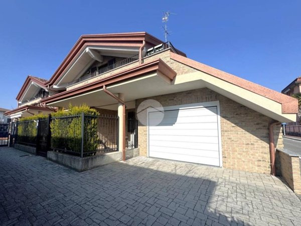 casa indipendente in vendita a Seveso in zona Baruccana