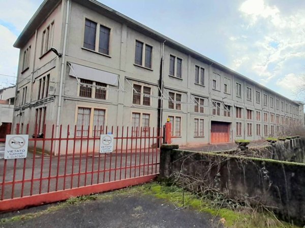 capannone in vendita a Seveso