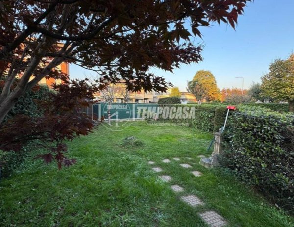 appartamento in vendita a Seveso in zona Baruccana