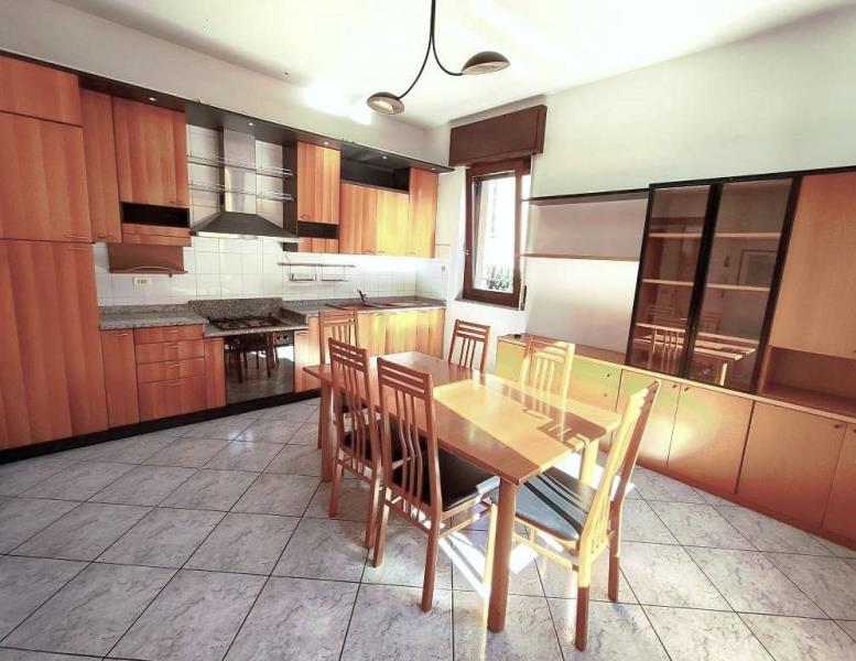 appartamento in vendita a Seveso in zona Baruccana
