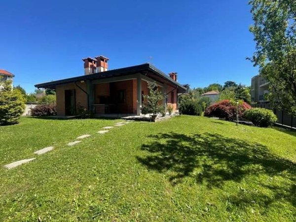 casa indipendente in vendita a Seveso
