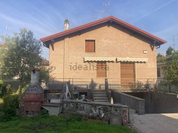 casa indipendente in vendita a Seveso in zona Baruccana