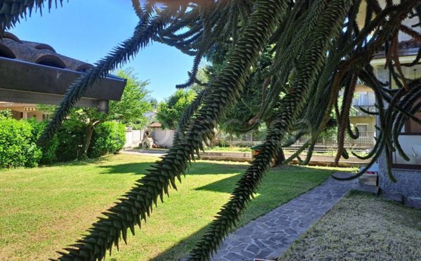 casa indipendente in vendita a Seveso