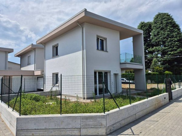 casa indipendente in vendita a Seveso