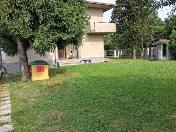 casa indipendente in vendita a Seveso in zona Baruccana