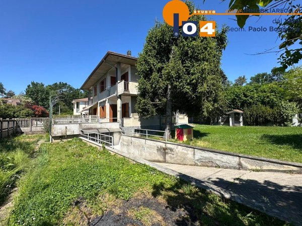 casa indipendente in vendita a Seveso in zona Baruccana