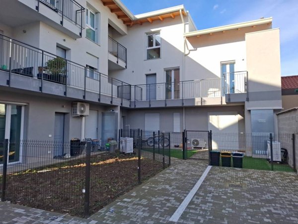 appartamento in vendita a Seveso in zona Baruccana