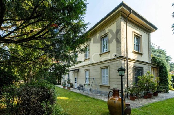 casa indipendente in vendita a Seveso in zona Baruccana