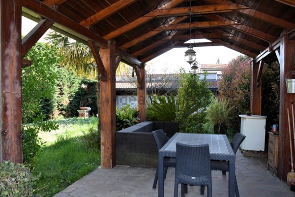 casa indipendente in vendita a Seveso in zona Baruccana