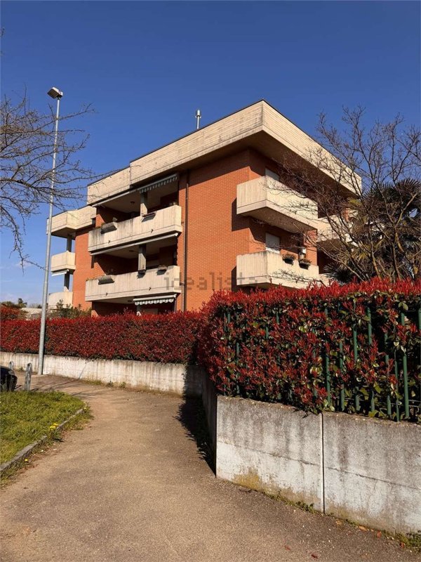 appartamento in vendita a Seveso in zona Baruccana