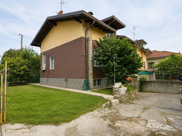 casa indipendente in vendita a Seveso in zona Baruccana