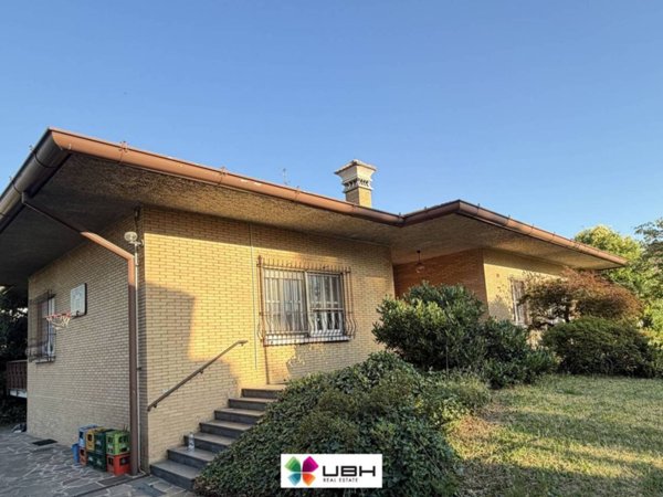 appartamento in vendita a Seveso in zona Baruccana