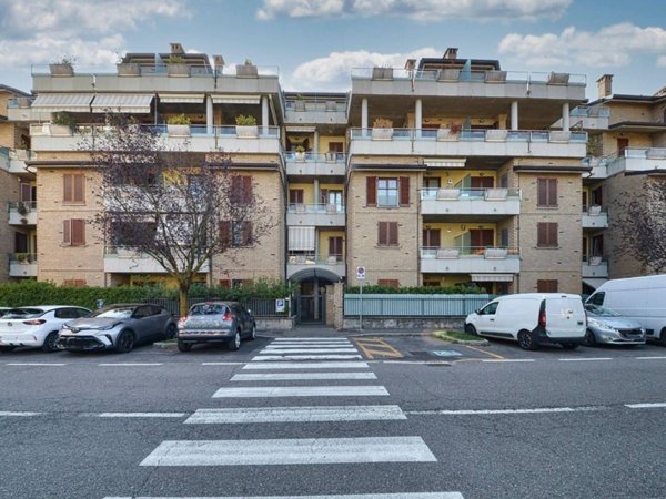 appartamento in vendita a Seveso in zona Baruccana