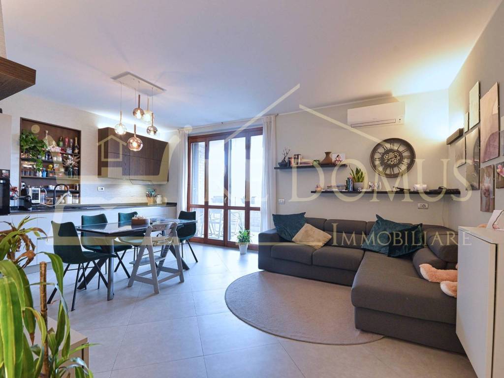 appartamento in vendita a Seveso in zona Baruccana