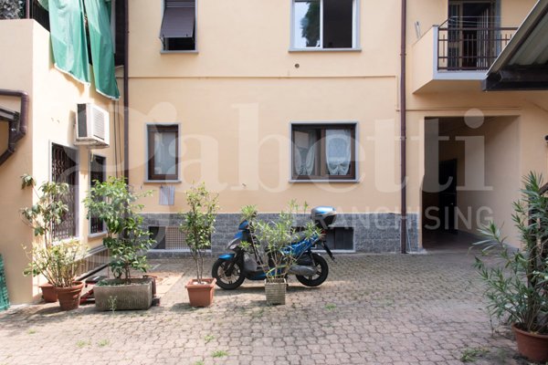 appartamento in vendita a Seveso in zona Baruccana
