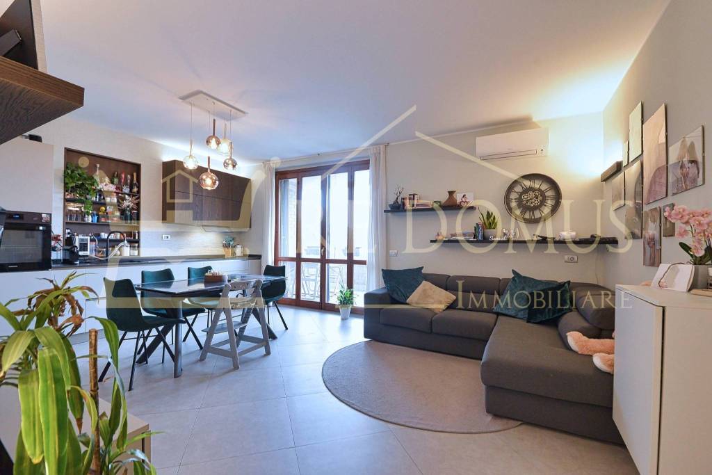 appartamento in vendita a Seveso in zona Baruccana