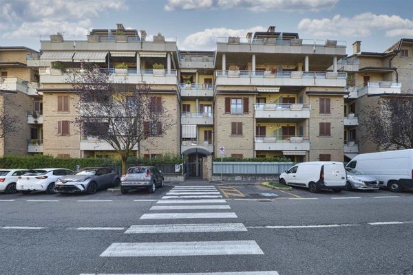 appartamento in vendita a Seveso in zona Baruccana