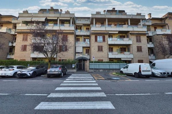appartamento in vendita a Seveso in zona Baruccana
