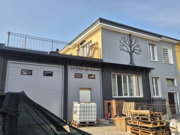 appartamento in vendita a Seveso in zona Baruccana