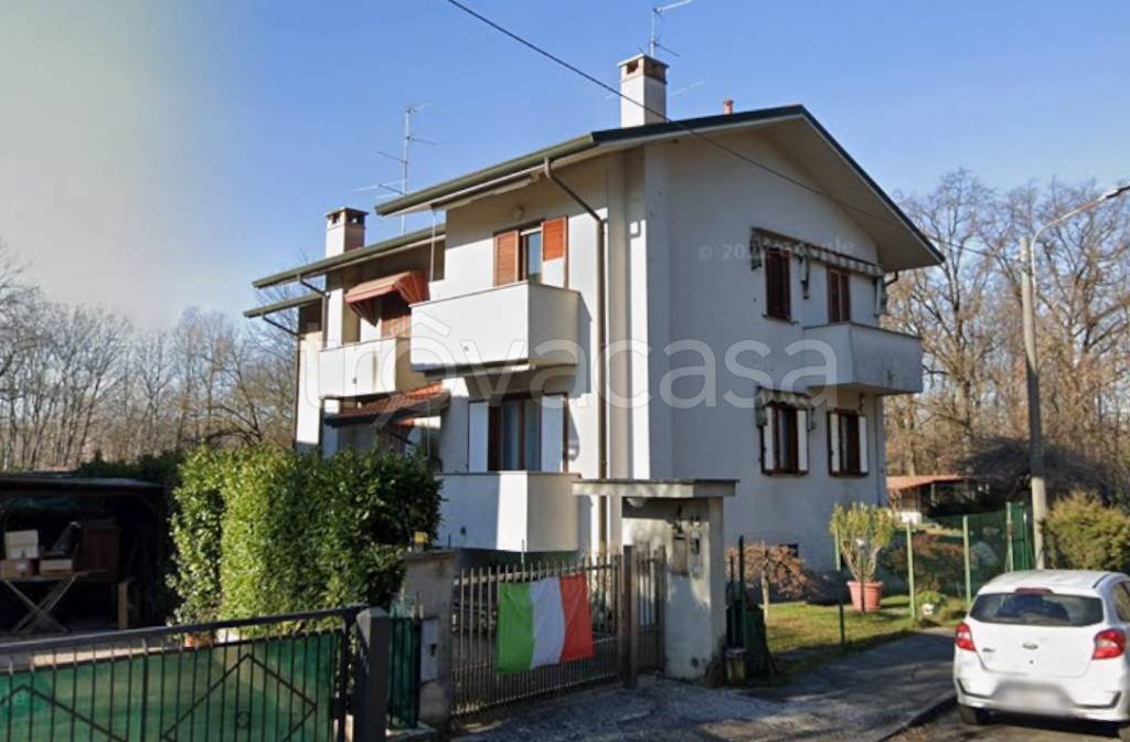 casa indipendente in vendita a Seveso in zona Baruccana