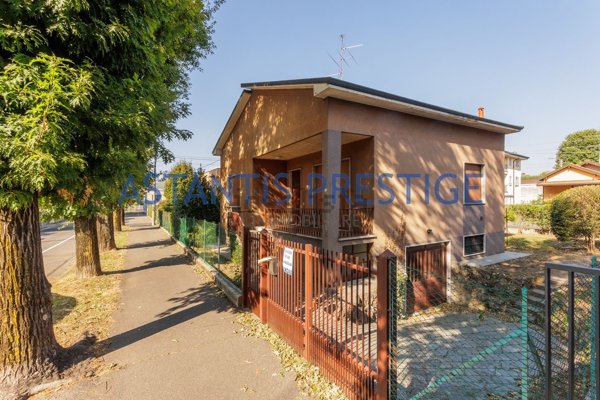 casa indipendente in vendita a Seveso