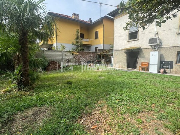 casa indipendente in vendita a Seveso