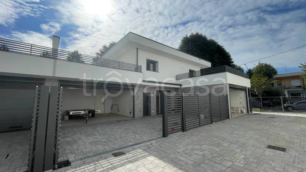 casa indipendente in vendita a Seveso
