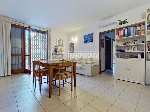 appartamento in vendita a Seveso in zona Baruccana