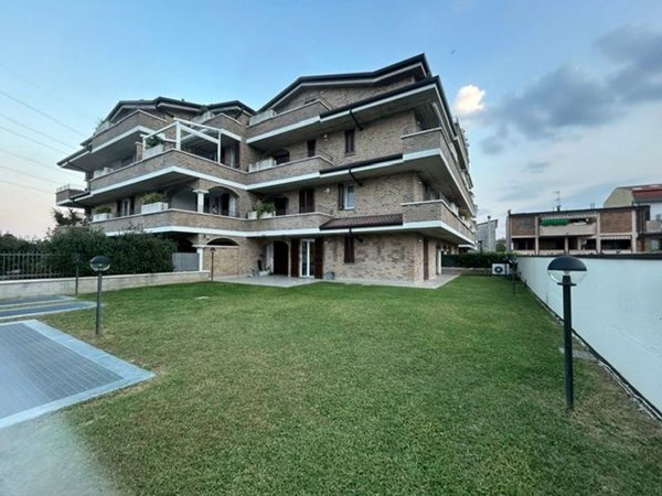 appartamento in vendita a Seveso in zona Baruccana