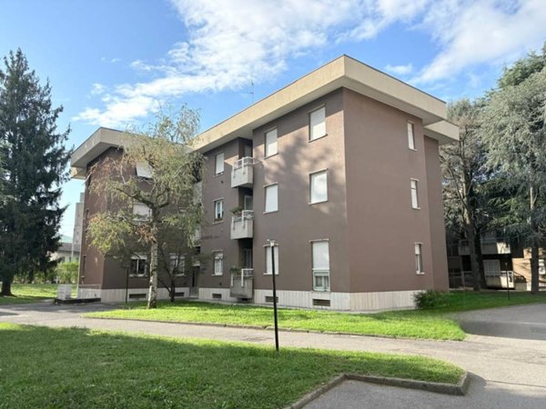 appartamento in vendita a Seveso in zona Baruccana