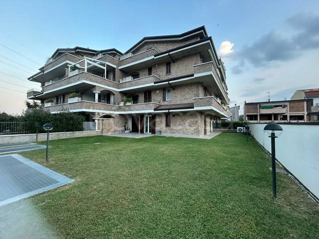 appartamento in vendita a Seveso in zona Baruccana