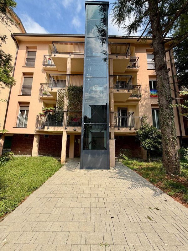 appartamento in vendita a Seveso in zona Baruccana