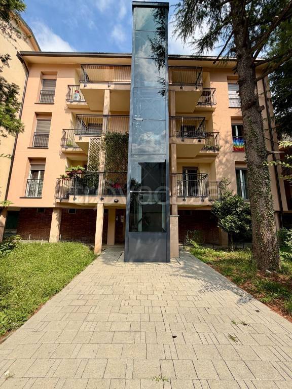 appartamento in vendita a Seveso in zona Baruccana