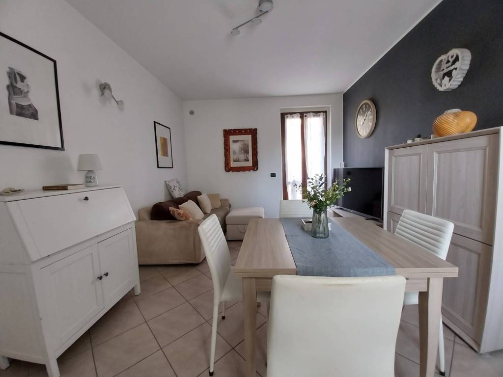 appartamento in vendita a Seveso in zona Baruccana