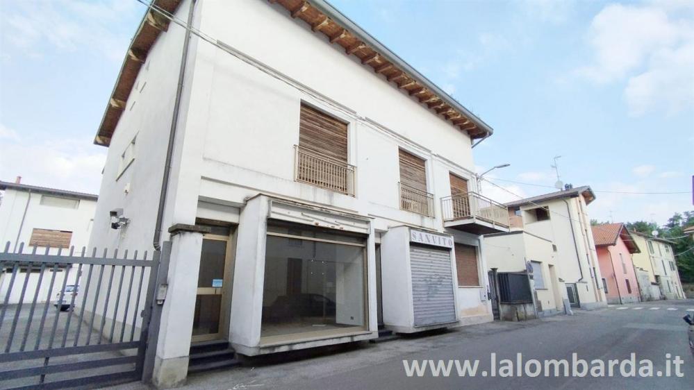 locale commerciale in vendita a Sovico