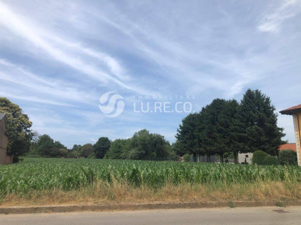 terreno edificabile in vendita a Sovico