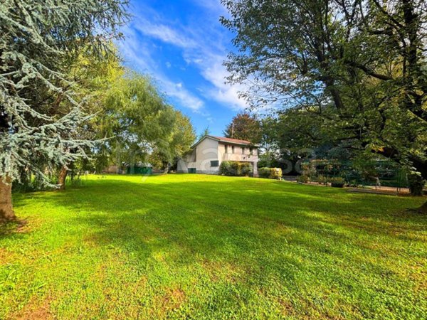 terreno edificabile in vendita a Sovico