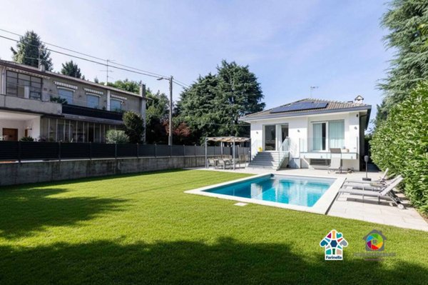 casa indipendente in vendita a Sovico