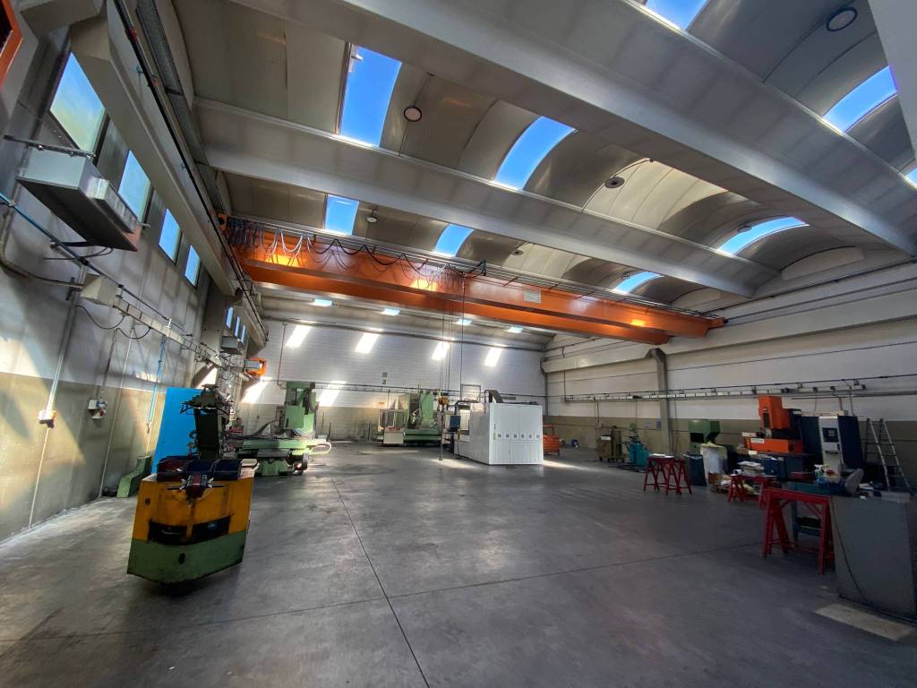 locale commerciale in vendita a Sovico