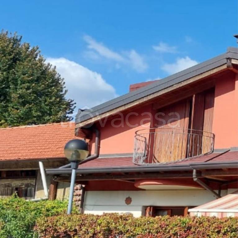 casa indipendente in vendita a Sovico